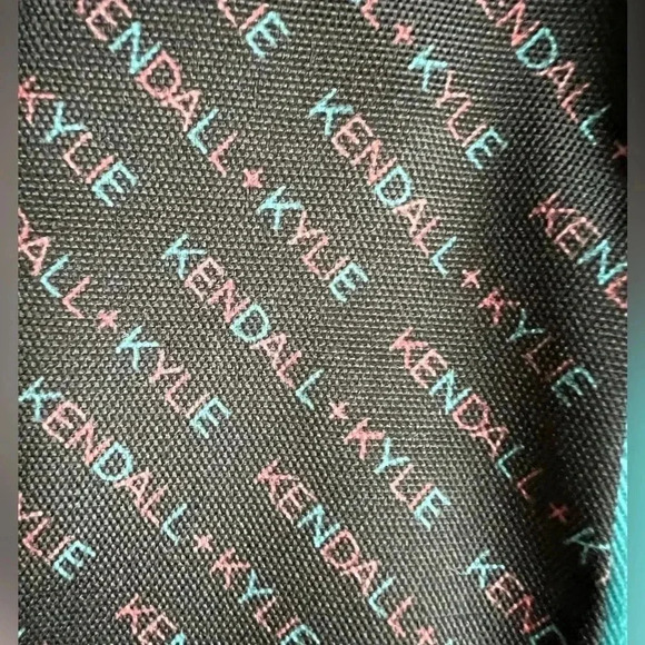 BUNDLE: 2- Kendall + Kylie makeup pouches (bags). - Picture 7 of 7